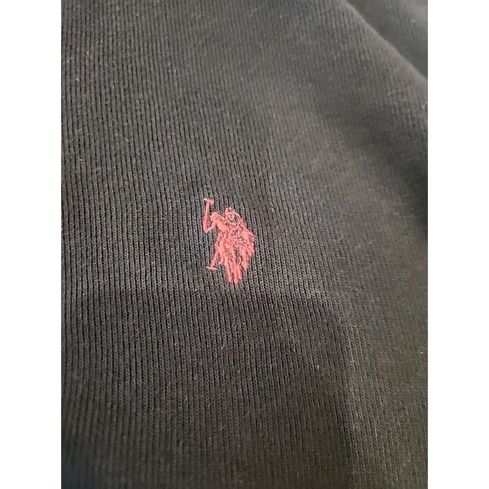 Polo Ralph Lauren Men's Large Quarter Zip Sweatshirt with Embroidered Logo
